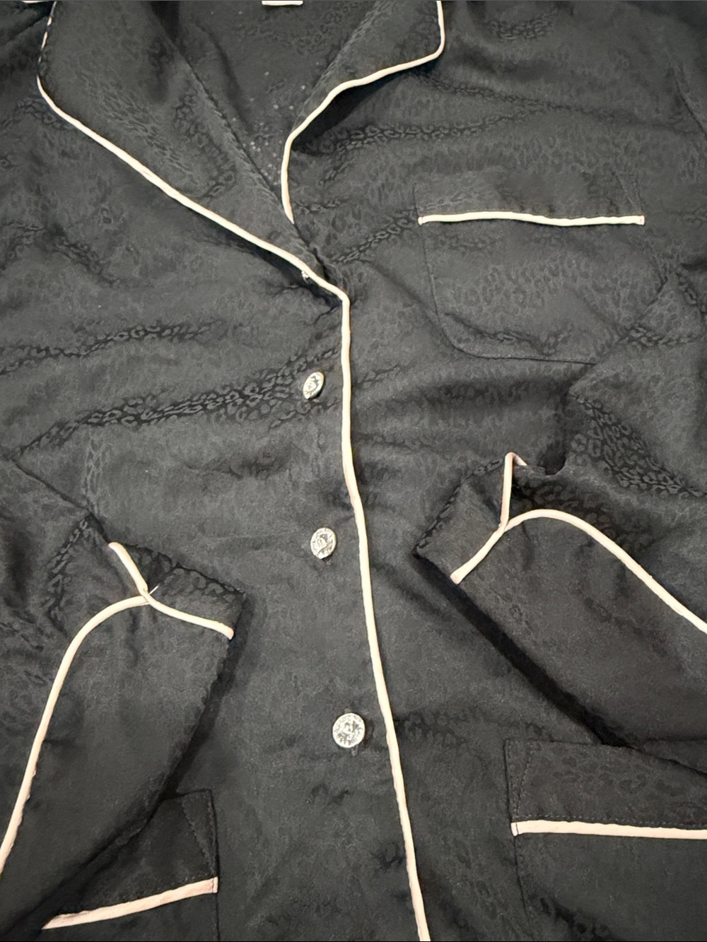 Victoria’s Secret Women’s Black Satin Jacquard diamond button Limited Edition PJ - Picture 4 of 7